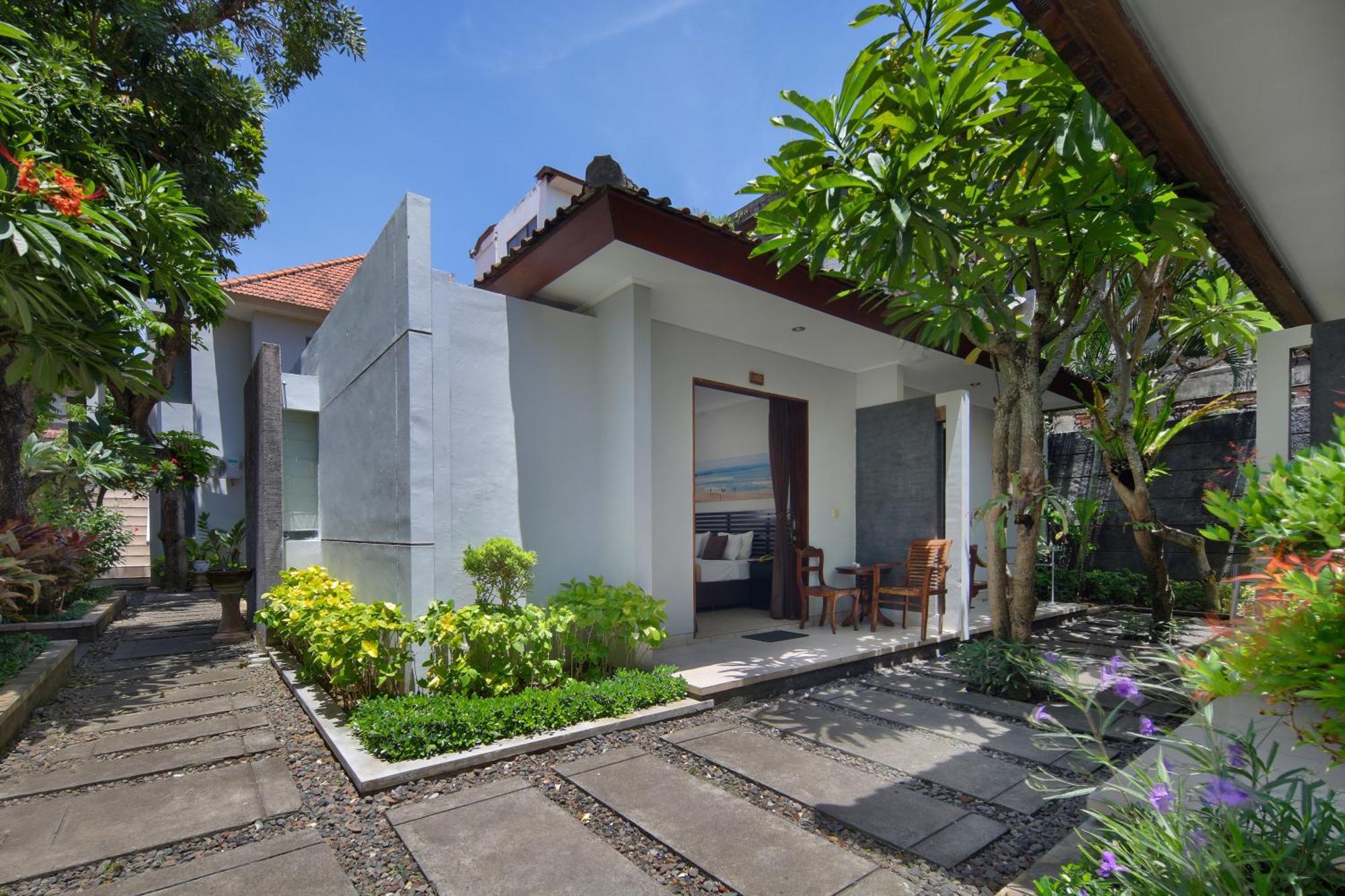 Legian Village Beach Resort - Chse Certified Extérieur photo