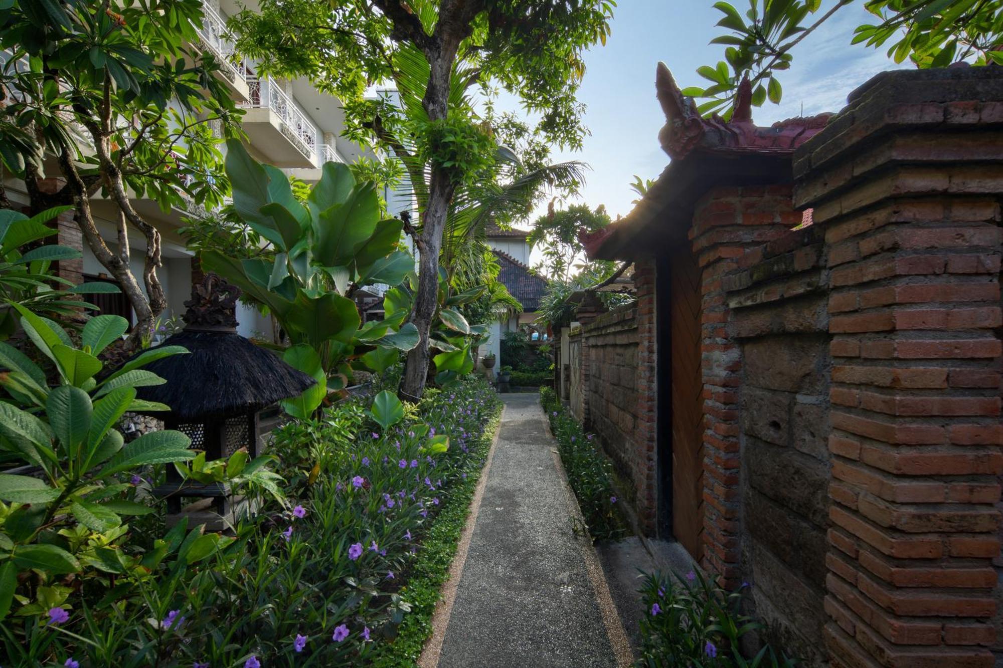 Legian Village Beach Resort - Chse Certified Extérieur photo